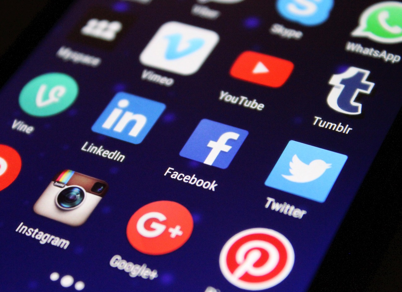 Wichtige Social-Media-Kennzahlen für Ihren Erfolg: Benchmarks im Überblick