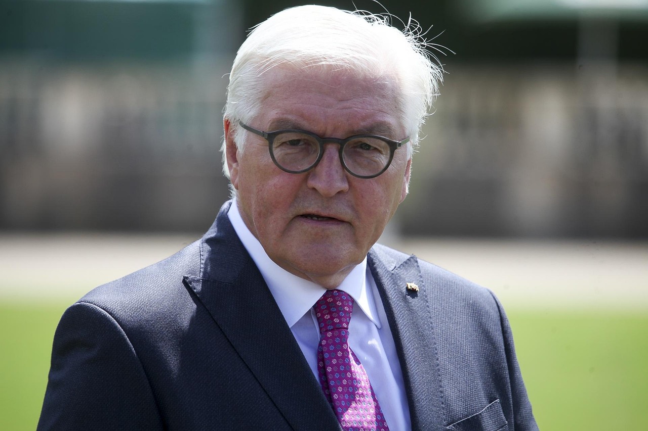 Live-Berichterstattung zur Bundespolitik: Steinmeier begrüßt den polnischen Präsidenten mit feierlichen militärischen Ehren