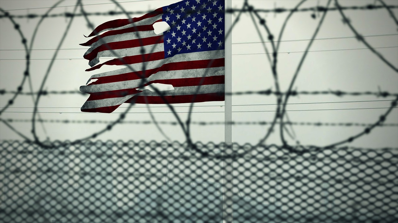 Liveticker USA unter Donald Trump: Pläne zur Inhaftierung tausender Migranten in Guantánamo