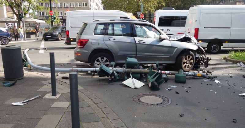 Sie sind an einem Verkehrsunfall beteiligt: Wozu sind Sie verpflichtet