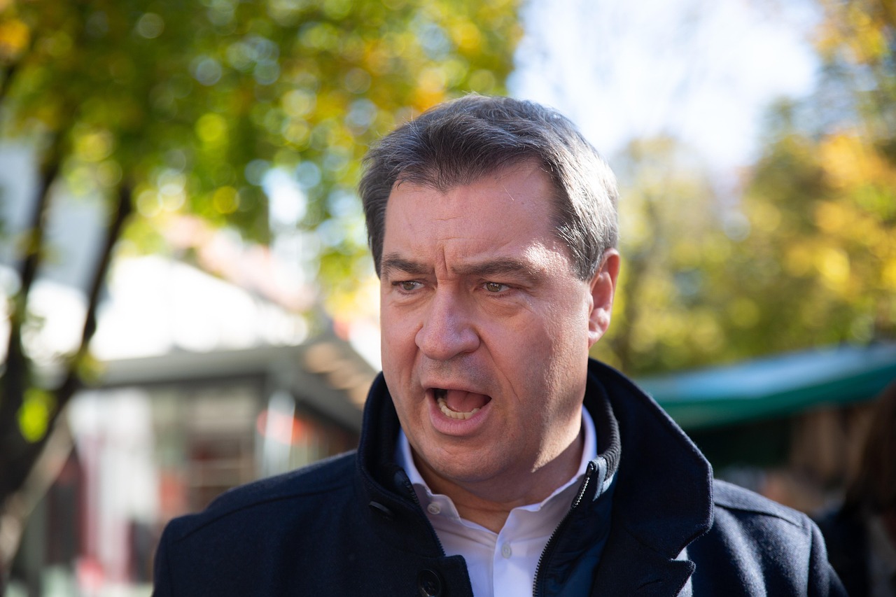 Lebenszeichen aus der Bundespolitik: Söder mahnt seine Partei zur Wachsamkeit gegen die Gefahren der AfD