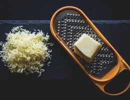 entdecken sie die köstliche welt des käses - von cremigem brie bis hin zu würzigem cheddar. erfahren sie mehr über verschiedene käsesorten, ihre herstellung und die besten pairing-tipps für ein unvergessliches geschmackserlebnis.