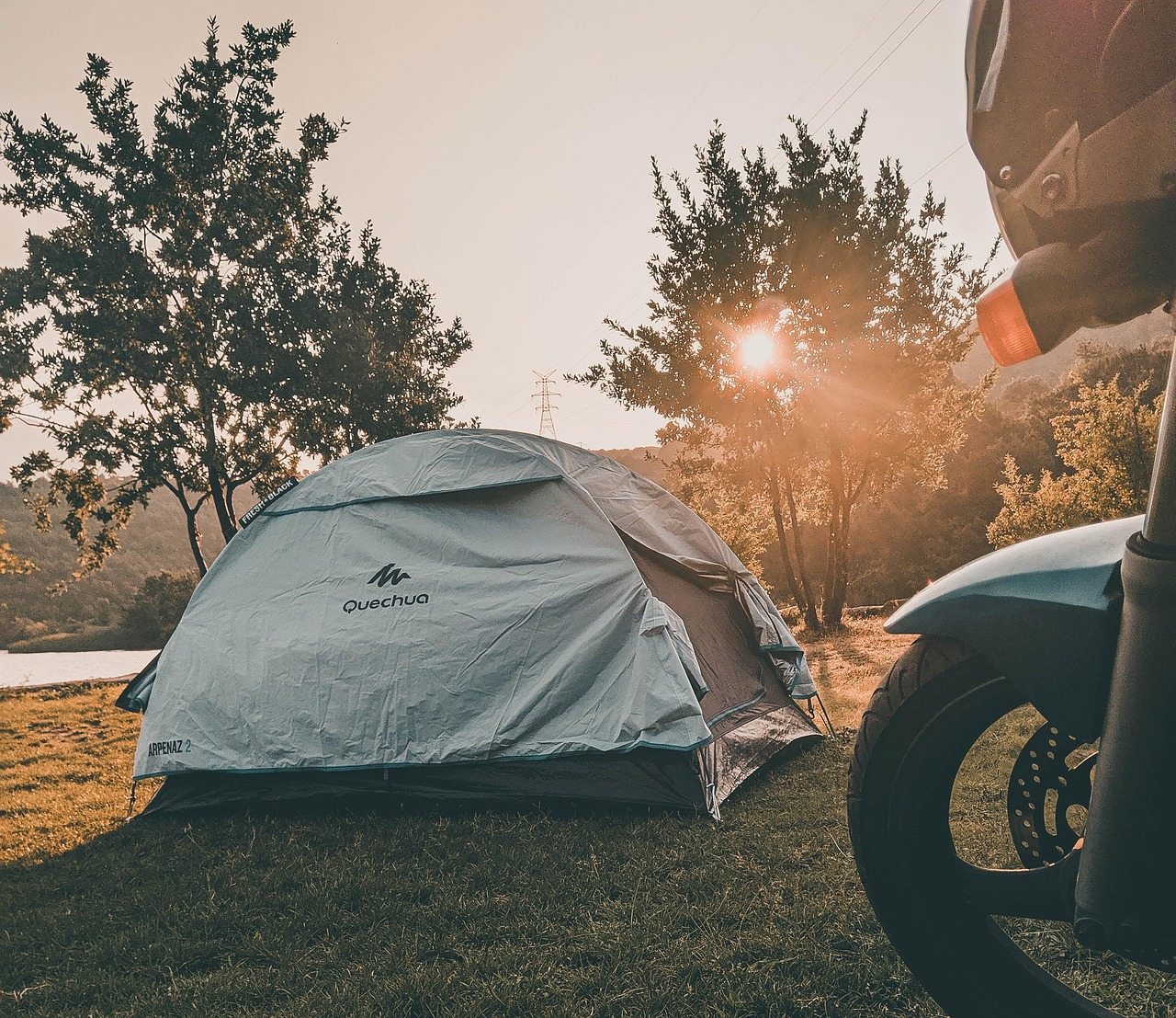 erleben sie das abenteuer ihres lebens mit einem roadtrip! entdecken sie atemberaubende landschaften, faszinierende städte und genießen sie die freiheit der straße. planen sie ihre route, packen sie die wichtigsten dinge ein und machen sie sich bereit für unvergessliche erlebnisse und spannende entdeckungen auf ihrer reise.