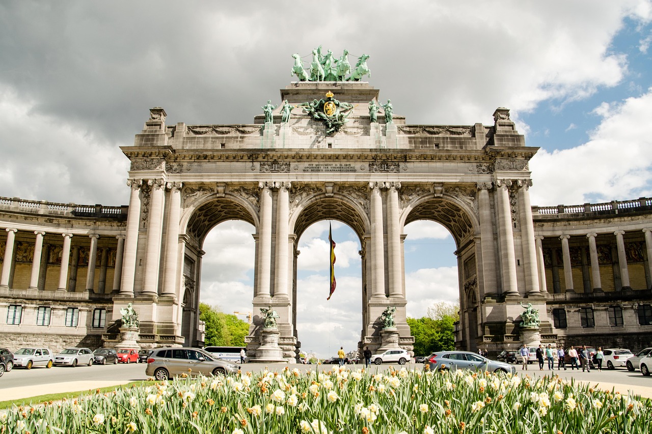 entdecken sie die lebendige stadt brüssel, das herz europas, bekannt für ihre reiche geschichte, beeindruckende architektur und köstliche spezialitäten. tauchen sie ein in die kultur und das flair dieser faszinierenden metropole.