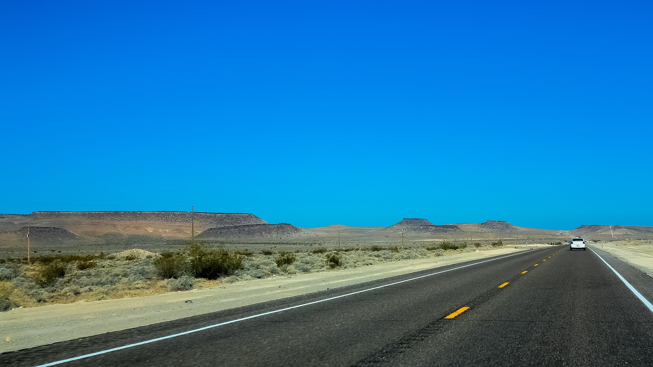 erleben sie das abenteuer eines roadtrips! entdecken sie atemberaubende landschaften, spannende städte und unvergessliche erinnerungen auf der straße. planen sie ihre perfekte route und genießen sie die freiheit des reisens!