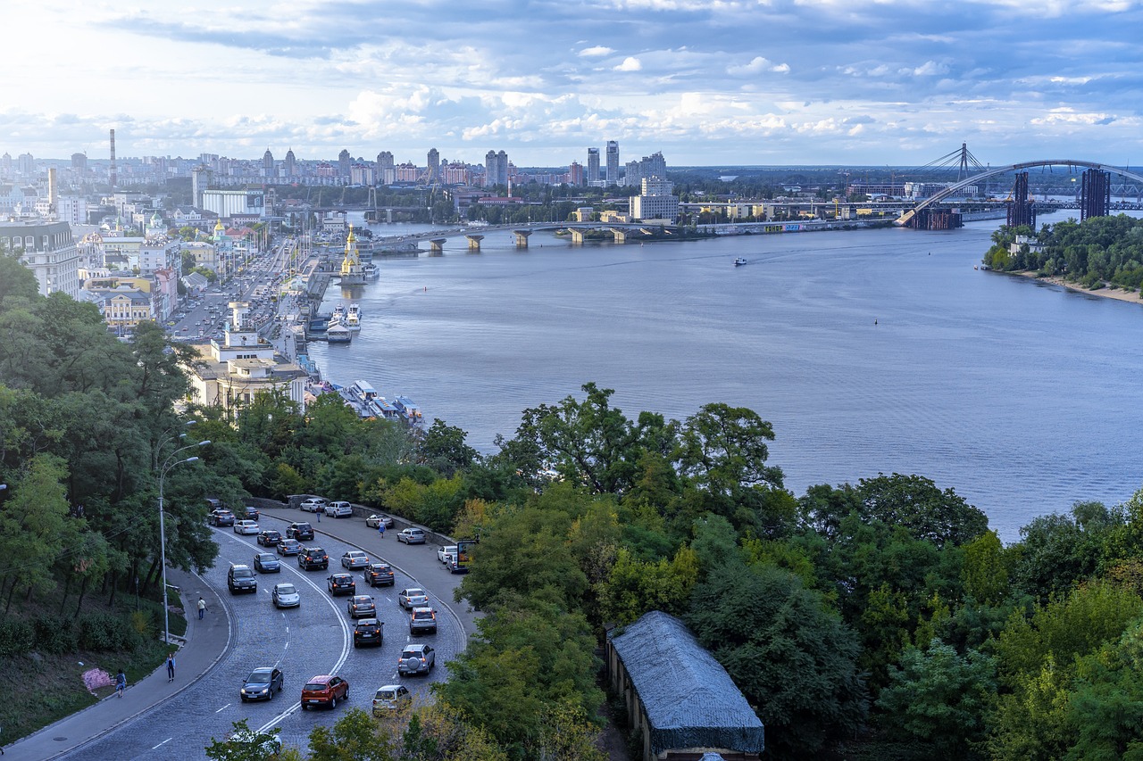 entdecken sie die faszinierende kultur, geschichte und landschaft der ukraine. erfahren sie mehr über die spannende gegenwart und zukunft dieses vielfältigen landes im herzen europas.