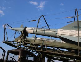 entdecken sie alles über rüstungen, waffen und militärische ausrüstung. erfahren sie mehr über die geschichte, technologien und entwicklungen im bereich der bewaffnung.