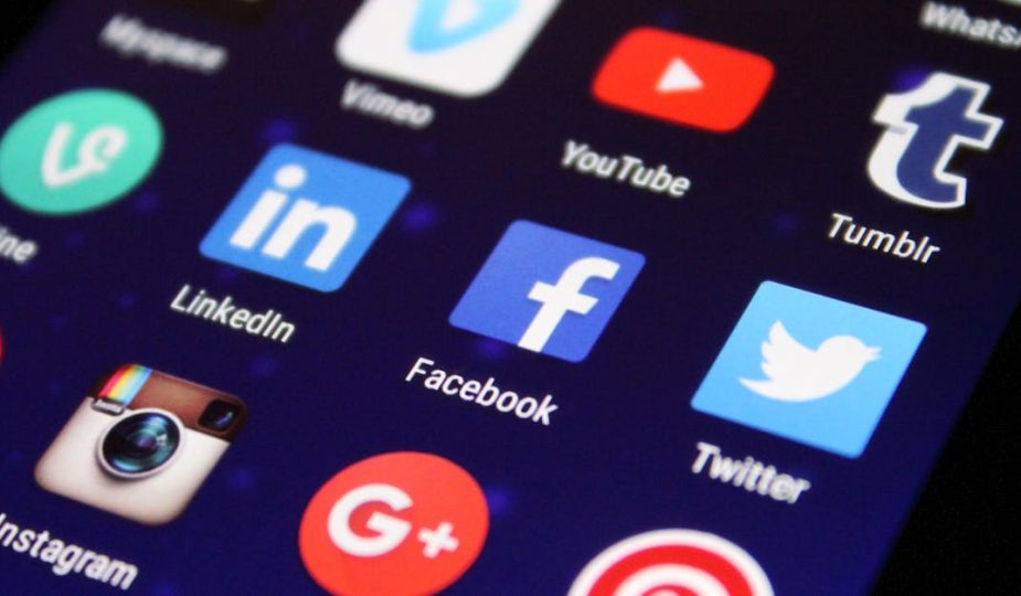 entdecken sie, wie sie eine starke online-präsenz aufbauen können, um ihre marke zu stärken, kunden anzuziehen und im digitalen zeitalter erfolgreich zu sein.