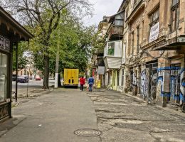 entdecken sie die faszinierende hafenstadt odessa mit ihrer reichen geschichte, beeindruckender architektur und lebhaften kultur. genießen sie die strände, das nachtleben und die kulinarischen köstlichkeiten dieser einzigartigen stadt am schwarzen meer.