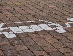 entdecken sie die neuesten trends und entwicklungen im verkauf von elektroautos. erfahren sie alles über die steigende nachfrage, innovative modelle und umweltfreundliche technologien, die die zukunft der mobilität prägen.