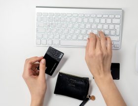 entdecken sie die welt des online-shoppings! genießen sie eine große auswahl an produkten, fantastische angebote und einen bequemen einkauf von zu hause aus. jetzt stöbern und shoppen!