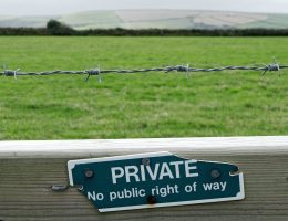 entdecken sie die aktuellen reisebeschränkungen und -richtlinien, die weltweit gelten. informieren sie sich über wichtige informationen, um ihre reisen sicher und reibungslos zu planen.