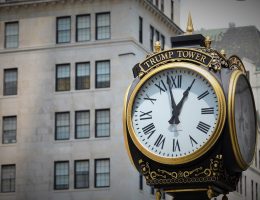 erfahren sie alles über donald trump, seine politische karriere, kontroversen und seinen einfluss auf die amerikanische und internationale politik. bleiben sie über aktuelle entwicklungen und analysen informiert.