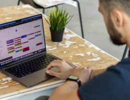 erleben sie die zukunft der kommunikation mit virtuellen meetings. optimieren sie ihre teamarbeit, steigern sie die effizienz und verbinden sie sich mühelos mit menschen weltweit, egal wo sie sich befinden.