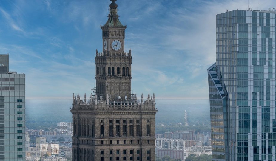 entdecken sie warschau, die pulsierende hauptstadt polens, bekannt für ihre reiche geschichte, beeindruckende architektur und lebendige kultur. tauchen sie ein in die vielfalt der sehenswürdigkeiten, von der altstadt bis zu modernen museen, und erleben sie die herzliche gastfreundschaft der stadt.