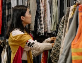 entdecken sie nachhaltige mode: stilvolle und umweltfreundliche kleidungsstücke, die sowohl gut für die erde als auch für ihren kleiderschrank sind. lernen sie marken kennen, die ethische praktiken fördern und trendbewusste, nachhaltige entscheidungen bieten.