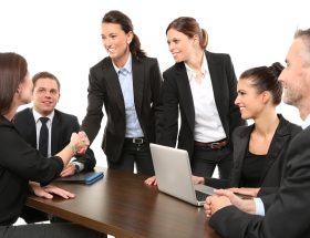 erfahren sie mehr über bilaterale treffen, deren bedeutung, ablauf und nutzen für internationale beziehungen und erfolgreiche kooperationen zwischen zwei parteien.