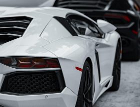 entdecken sie professionelles car wrapping: ihr fahrzeug erhält mit hochwertiger folierung einen individuellen look und optimalen lackschutz. jetzt beratung und angebote sichern!