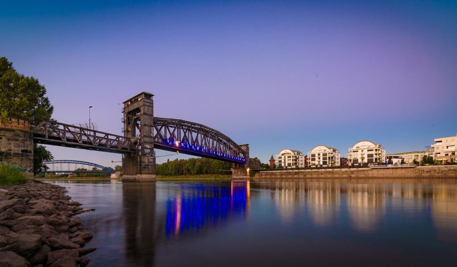 entdecken sie magdeburg – die facettenreiche landeshauptstadt sachsen-anhalts mit reicher geschichte, beeindruckenden sehenswürdigkeiten und lebendiger kulturszene. perfekt für reisen, erlebnisse und kulturentdecker.
