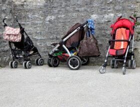 leichter, kompakter reisebuggy – ideal für unterwegs! unser travel stroller bietet komfort, sicheres design und einfache handhabung für eltern, die viel reisen. perfekt für familienabenteuer und urlaube.