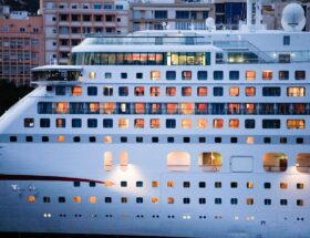 entdecken sie unsere komfortablen kreuzfahrtkabinen und genießen sie eine unvergessliche reise mit erstklassigem service und atemberaubendem meerblick.