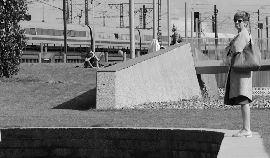 erfahren sie mehr über die geschichte und auswirkungen der deportation in verschiedenen kontexten.