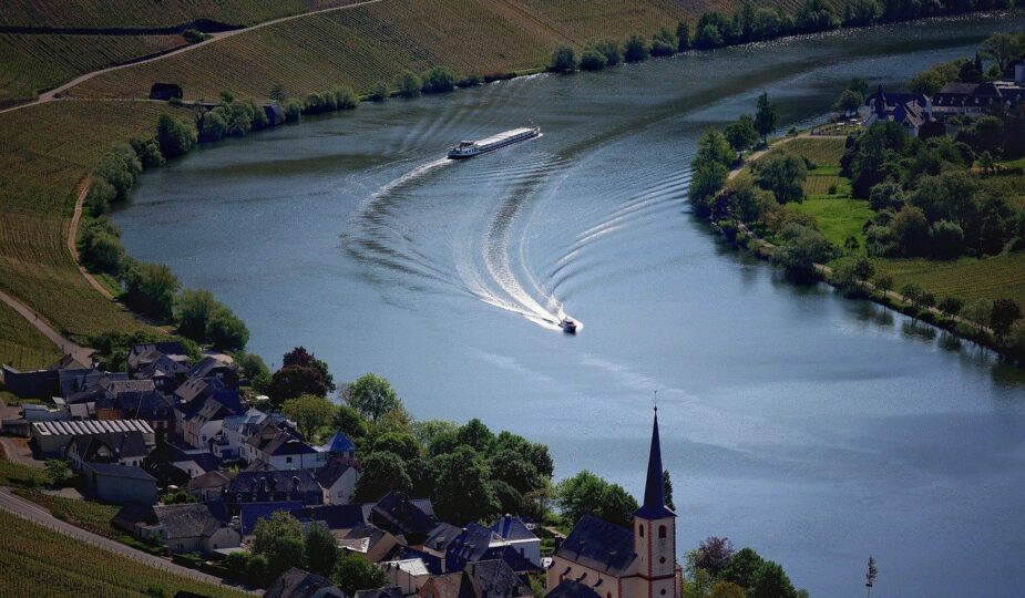 entdecken sie deutschland: ein land voller geschichte, atemberaubender landschaften und moderner städte. erfahren sie mehr über kultur, sehenswürdigkeiten und reisetipps für ihren nächsten deutschlandbesuch.