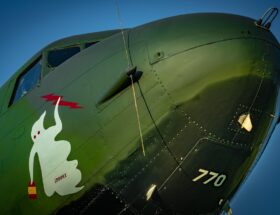 effizienter und sicherer militärischer transport für taktische einsätze und logistische unterstützung.