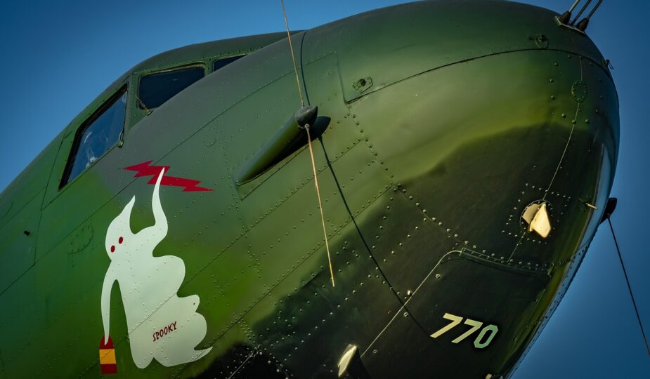 effizienter und sicherer militärischer transport für taktische einsätze und logistische unterstützung.