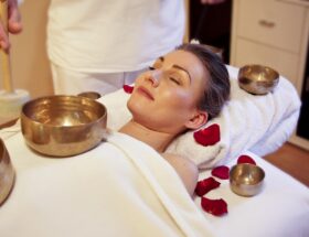 entspannen sie sich mit unseren hochwertigen massage-matten, die gezielte muskelentspannung und wohlbefinden bieten. ideal f&uuml;r zuhause und unterwegs.