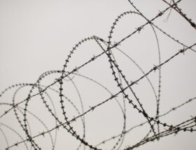 erfahren sie alles &uuml;ber die division: definition, methoden und anwendungen in mathematik und alltag.