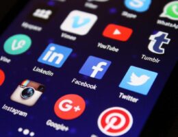 verbot von social media für kinder unter 14 jahren: schutzmaßnahmen für junge nutzer und auswirkungen auf die digitale kommunikation.