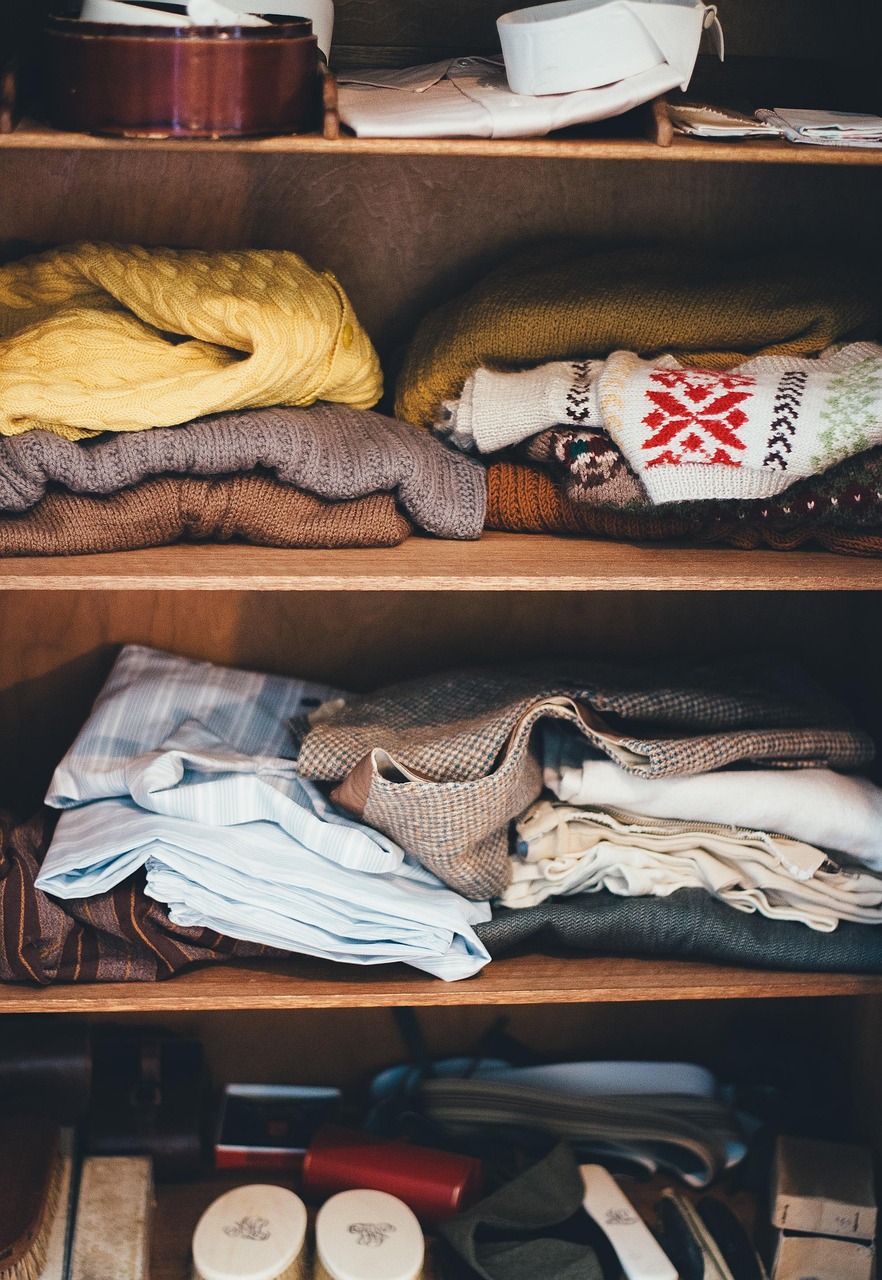 entdecken sie unsere vielseitigen kleiderschr&auml;nke, die stil und funktionalit&auml;t perfekt vereinen. finden sie die ideale aufbewahrungsl&ouml;sung f&uuml;r ihr zuhause.